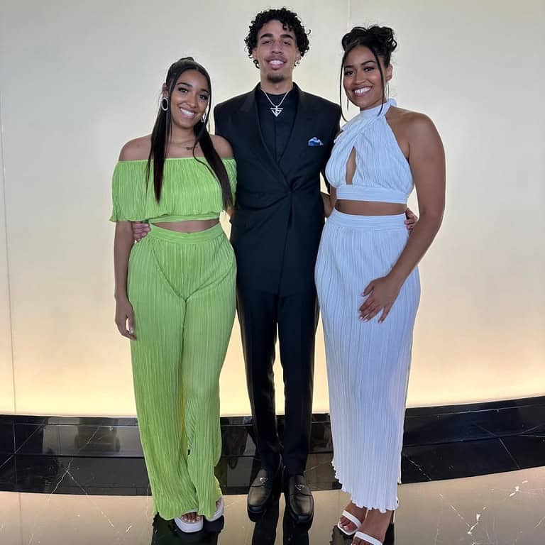 Julian Strawther with his siblings.
